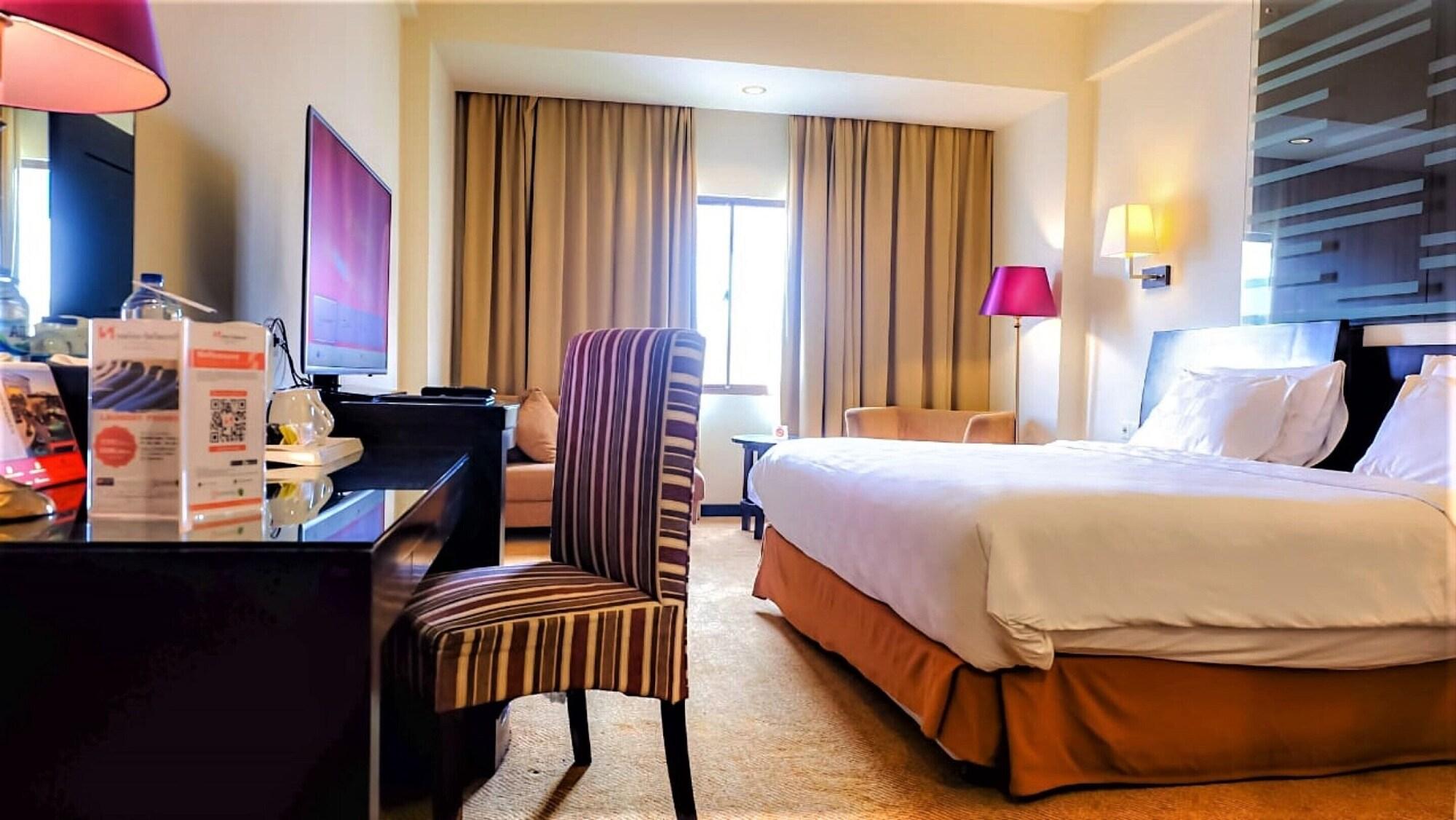 สวิส เบลโฮเต็ล สิเล ปาลู Hotel ภายนอก รูปภาพ