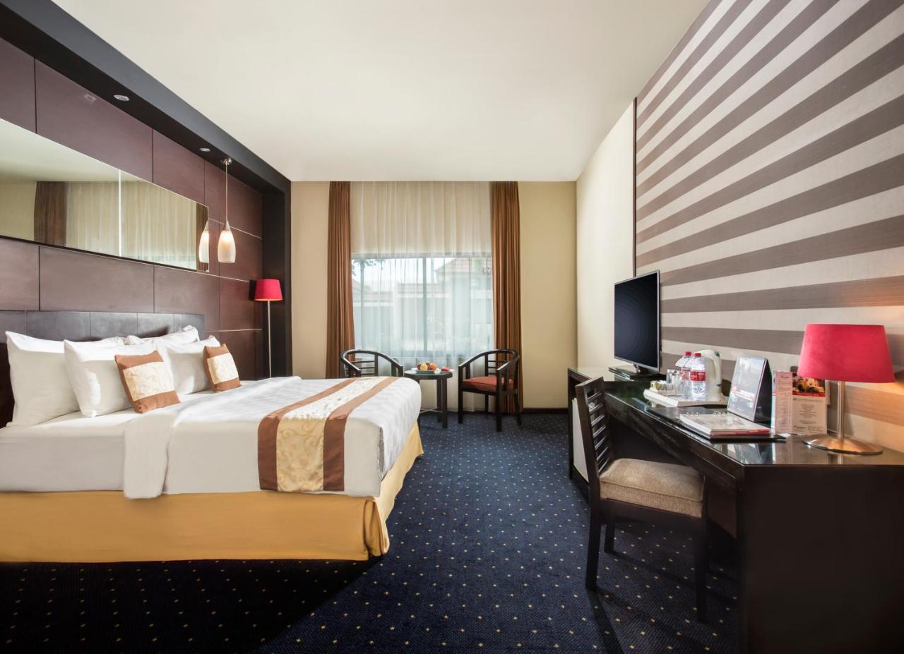 สวิส เบลโฮเต็ล สิเล ปาลู Hotel ภายนอก รูปภาพ